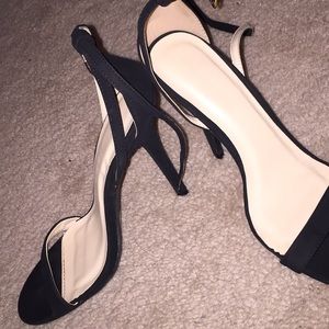 Women’s strap Ankle mid heel